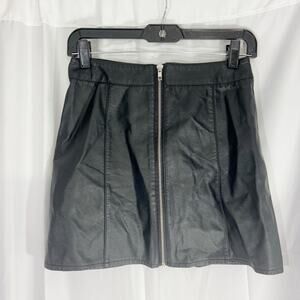 Forever 21 Womens Mini Skirt Size Medium Black Faux Leather Cowgirlcore Y2K 90s